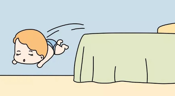 宝宝坠床要怎么办好 宝宝从床上掉下来要怎么做