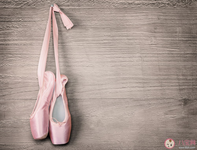 孩子驼背可以学习芭蕾吗 学芭蕾会不会对脚形产生影响