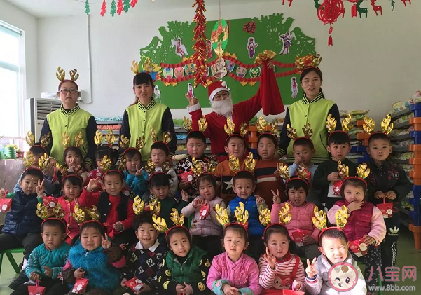 幼儿园圣诞节狂欢活动报道美篇 2019幼儿园圣诞节活动通讯稿