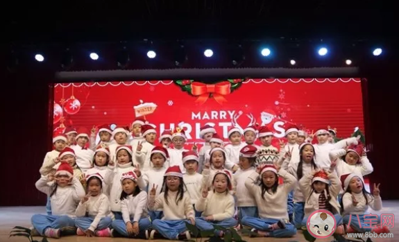 2019最新幼儿园圣诞节主题活动简报 幼儿园圣诞节活动通讯美篇
