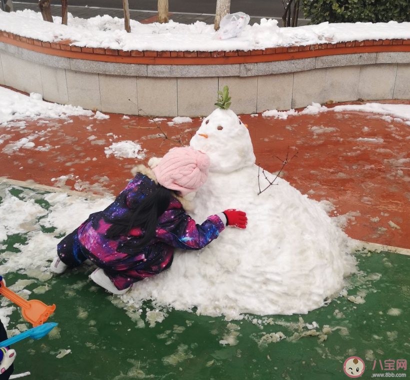2020带小朋友玩雪的说说 孩子去玩雪的说说心情句子