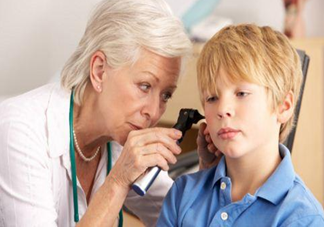 孩子中耳炎发病率高的原因是什么 孩子出现中耳炎需要怎么治疗