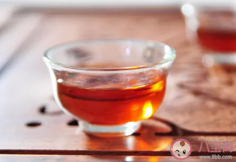 喝绿茶比红茶长寿怎么回事 喝绿茶和红茶的区别