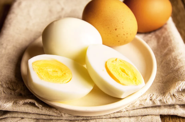 生鸡蛋比熟鸡蛋有营养吗 生鸡蛋比熟鸡蛋哪个更好