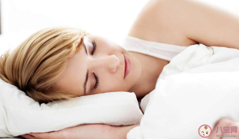 睡眠时间太长会带来哪些危害 不同年龄阶段每天睡眠多长时间合适