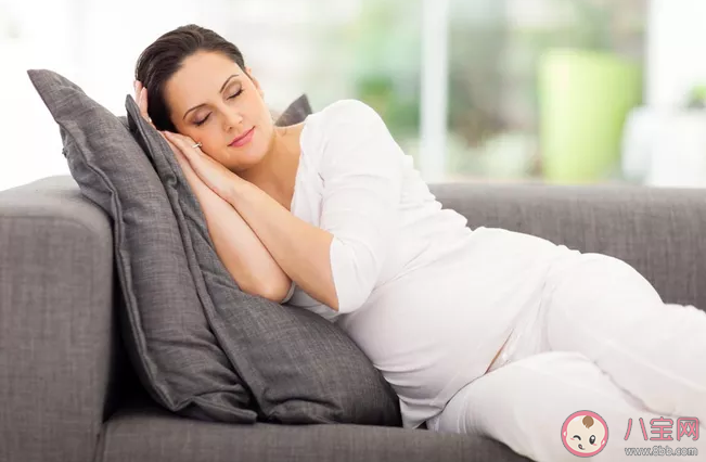 孕妇晚上几点睡觉比好 孕妇熬夜对胎儿造成的伤害有哪些