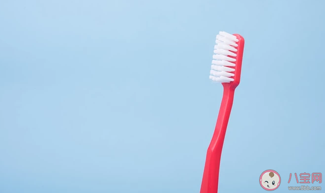牙刷|牙刷多久更换一次比较好 怎么挑选适合自的牙刷