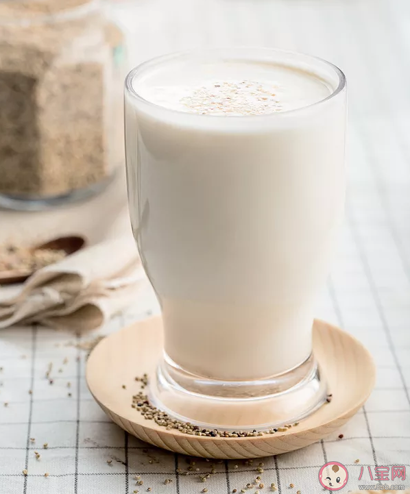 高钙奶比普通牛奶更有营养吗 高钙奶和普通牛奶有什么区别