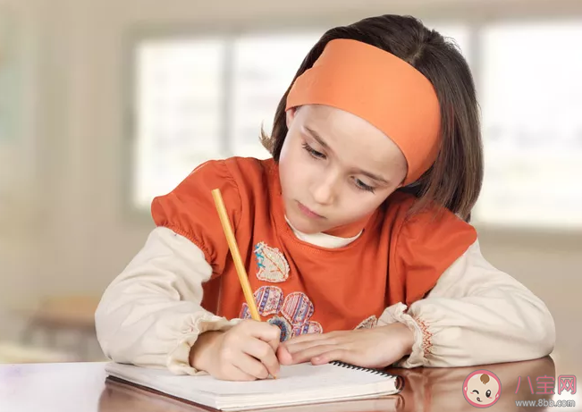 为什么家长陪写作业学习习惯变差了 辅导孩子写作业怎么才有效