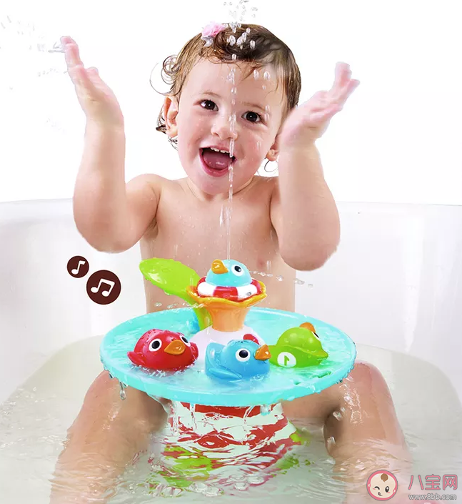 为什么宝宝喜欢玩水 如何让宝宝开心又安全地玩水