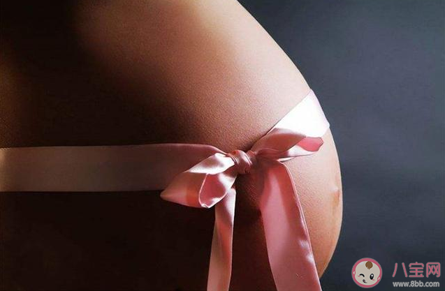 孕妇肚脐凹进凸出预示什么 孕妇肚脐凹进凸出有什么区别