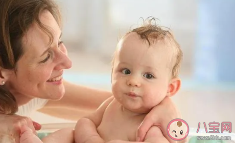 3个月宝宝洗澡水温多少度合适 宝宝呛水了怎么办