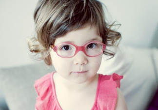 发现孩子近视需要马上配眼镜吗 孩子近视眼镜怎么配