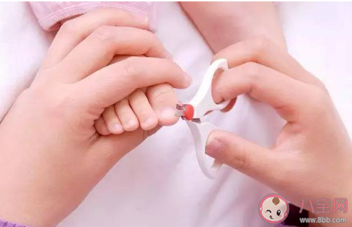 给宝宝剪指甲的正确方法是什么 给宝宝剪指甲注意事项有哪些