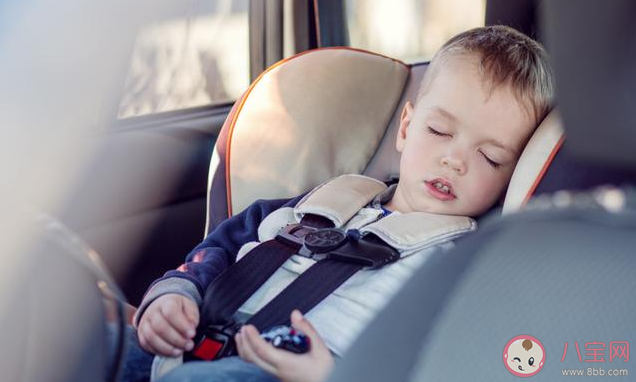 孩子被锁在车内一定要知道的自救法则 如何避免孩子被锁在车内