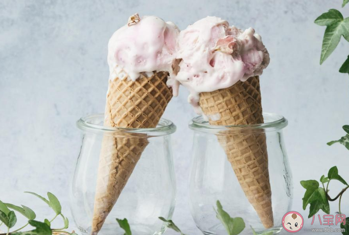夏天吃冰淇淋的个性带字图片文案说说 夏天吃冰淇淋的心情说说配图