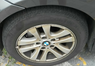 汽车右后车轮漏油是怎么回事 汽车后车轮漏油是什么原因