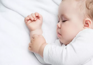 宝宝玩的越累就越容易睡吗 宝宝玩累了就睡好不好