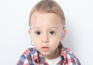 孩子戴助听器感到自卑怎么办 幼儿戴助听器需要注意什么