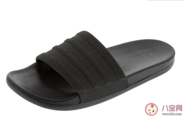 阿迪达斯拖鞋和耐克拖鞋有什么不同 adidas拖鞋和nike拖鞋哪个脚感