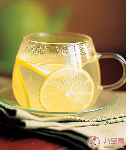 喝柠檬水可以美白吗 柠檬水什么时候喝好