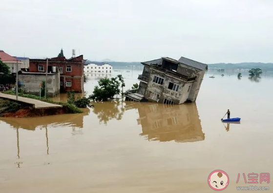 发生洪水来不及撤离时应该怎么办 洪水来了怎么自救