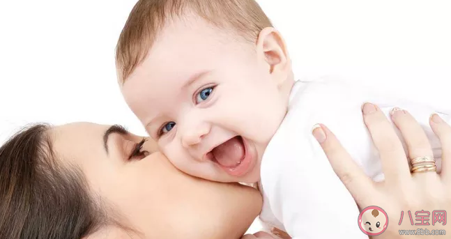 越早笑得宝宝越聪明吗 正确逗宝宝笑的小方法