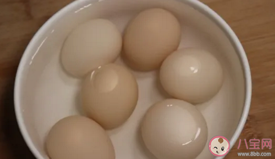 夏天鸡蛋怎么样能放时间长 鸡蛋放冰箱要用袋装吗