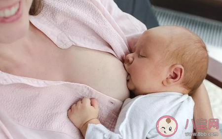 新生儿的哺乳频率是多久 多久喂奶一次好