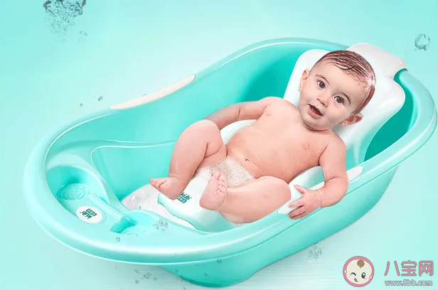 婴儿浴盆多大尺寸合适 怎么给宝宝选浴盆