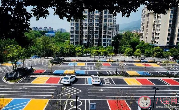 重庆首个彩色户外停车场在哪 重庆彩色户外停车场有什么不一样