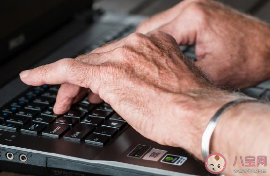 老人是否被科技边缘化 科技社会老年人怎么办