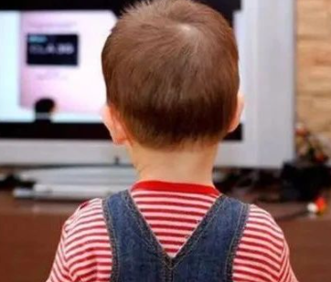 1岁半宝宝能看电视吗 看电视要注意哪些问题