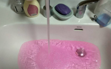 暖气水为什么是粉色的 暖气水是由什么组成的