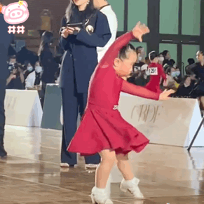 mini辣目洋子为什么火了 mini辣目洋子跳舞gif表情包