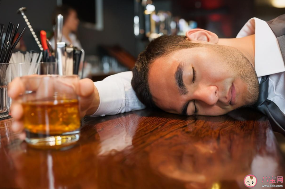 喝酒是如何引起心肌梗死的 过量饮酒的危害有多大