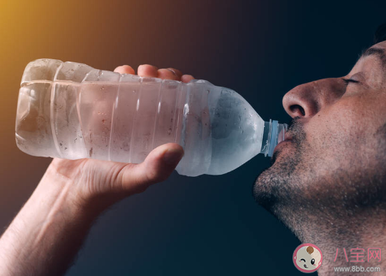 糖尿病患者水要多喝还是少喝 糖尿病喝水太多会对身体有影响吗