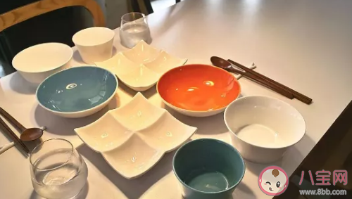 彩色陶瓷碗有|彩色陶瓷碗有颜色会影响健康吗 彩色陶瓷碗有毒吗