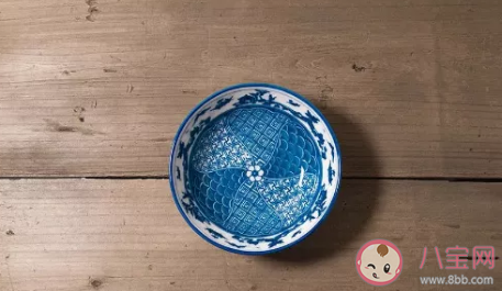 彩色陶瓷碗有颜色会影响健康吗 彩色陶瓷碗有毒吗