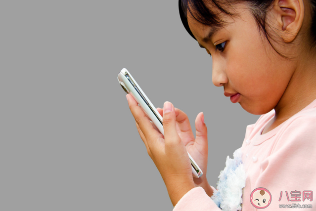 孩子沉迷手机强行禁止有什么后果 寒假怎么避免孩子沉迷手机