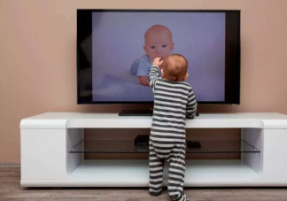 印刻效应为什么导致孩子不能过早接触电视 为什么两岁以下的孩子不能看电视