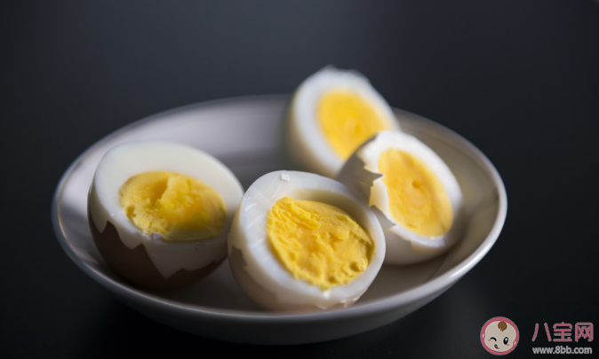 鸡蛋黄适合用来给孩子补铁吗 宝宝补铁吃什么辅食