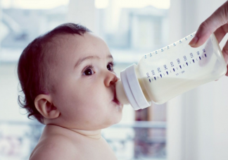 为什么用奶瓶比用杯子喝奶更容易龋齿 怎么戒掉奶瓶