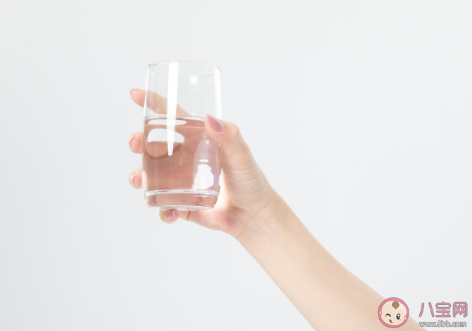 喝冷水能减肥提高新陈代谢吗 怎么喝水才能收获最佳的瘦身效果