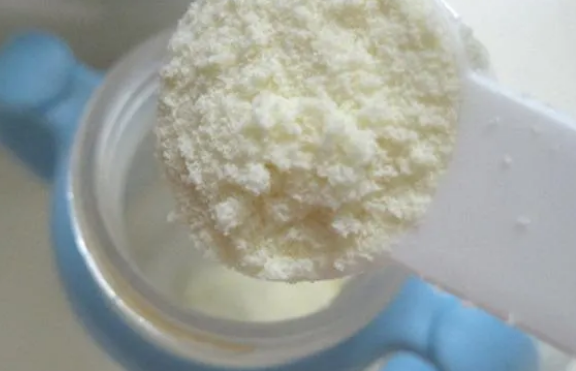 怎么判断奶粉中乳清蛋白的含量 哪些牌子乳清蛋白含量高
