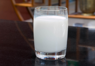 山羊奶可以难喝到什么程度 羊奶的膻味来自于什么