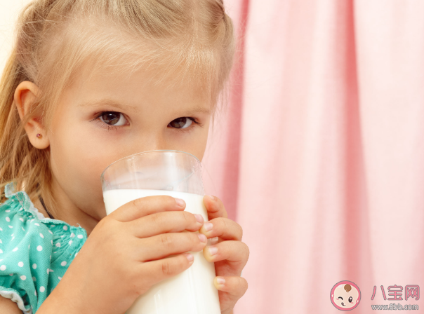1～3岁孩子每天喝多少牛奶 牛奶不是喝得越多越好