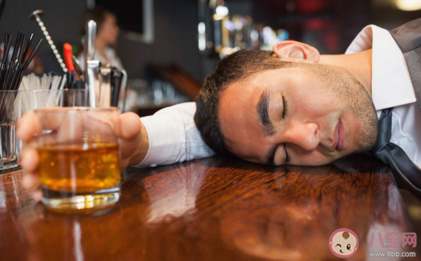 喝酒对肝脏伤害有多大 喝酒是怎么损害肝脏健康的