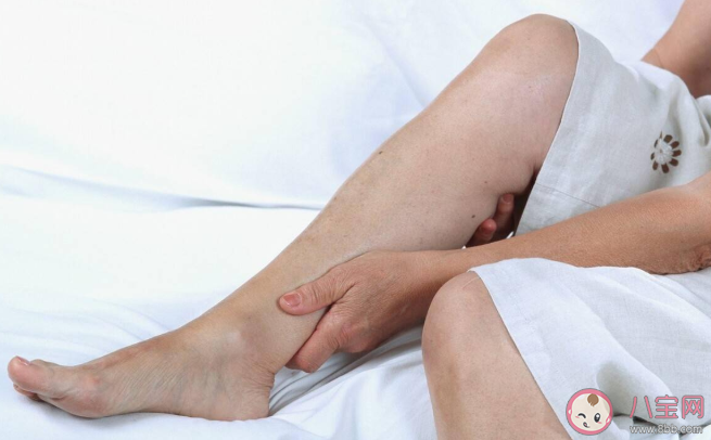 睡觉时小腿抽筋是怎么回事 小腿抽筋怎么缓解不适症状