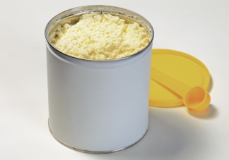 买奶粉要认准的2个标准 怎么避免买到假奶粉